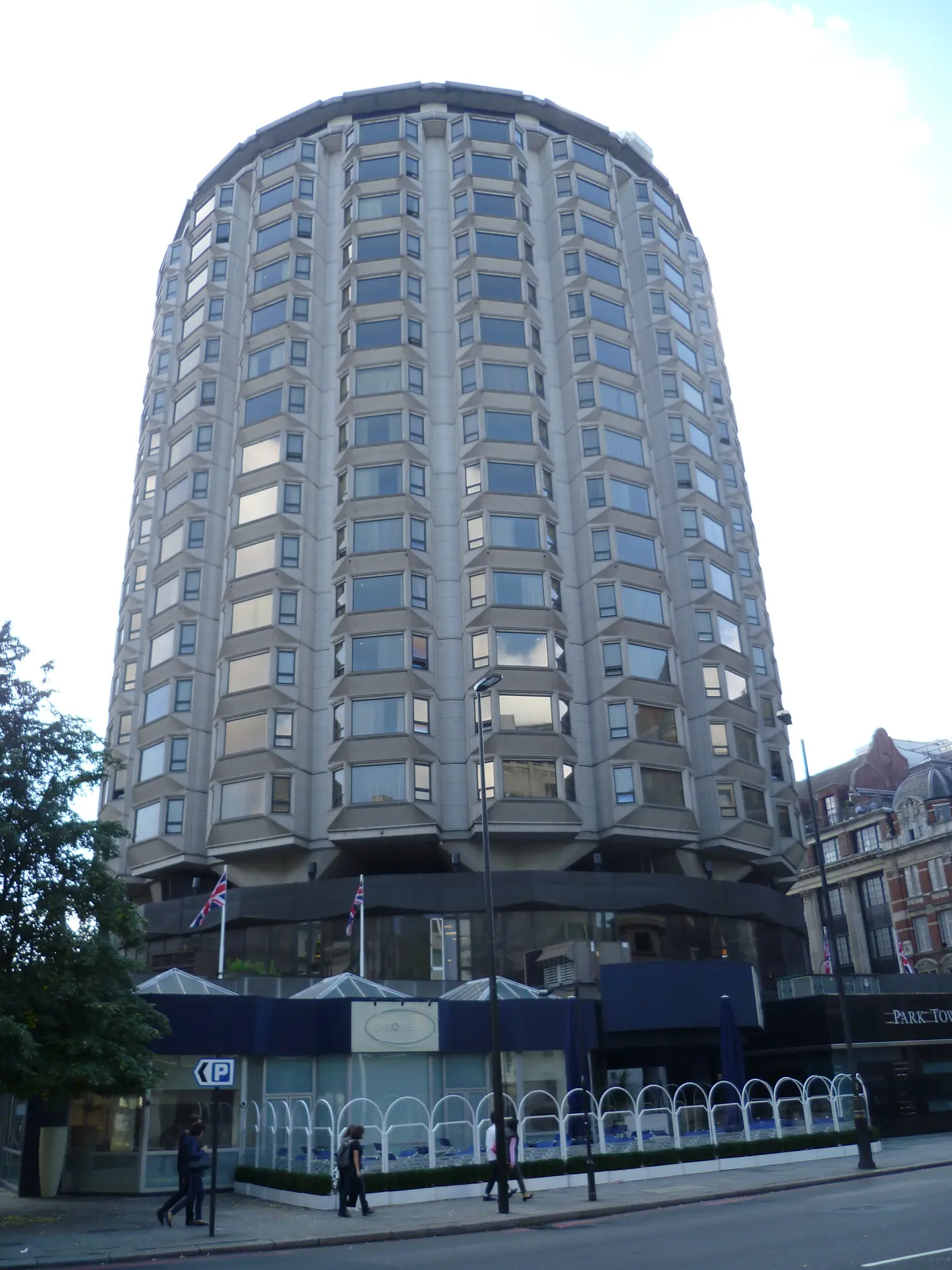 The distinctive circular tower design of Park Tower Knightsbridge